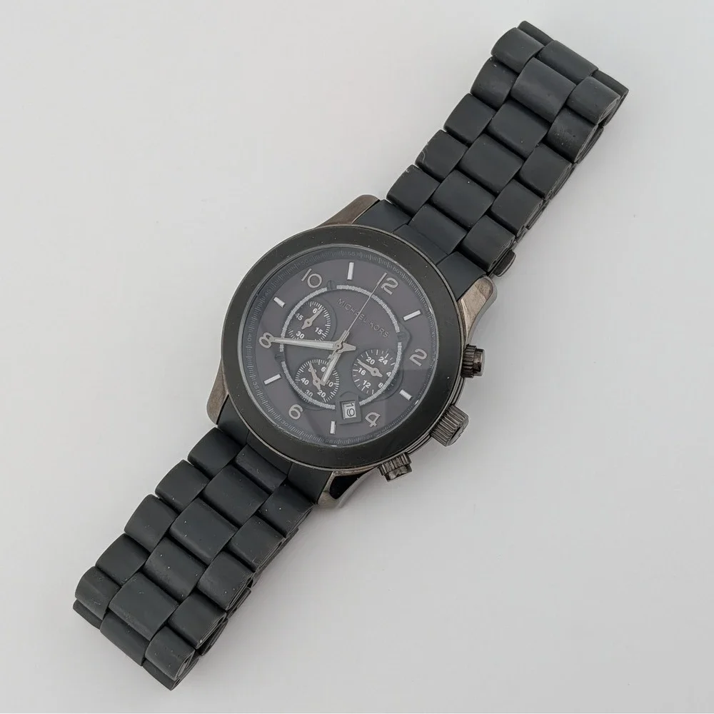 Michael Kors Runway MK-8148 Chronograph Watch Black Rubber 45mm Date 7.5